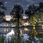 Logis La Source Bleue 3*