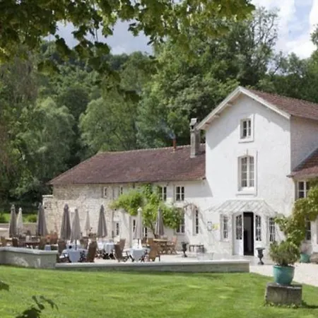 Demeures Et Chateaux La Source Bleue ホテル 3*