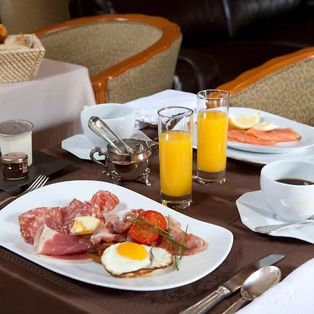 Demeures Et Chateaux La Source Bleue Hotel 3*