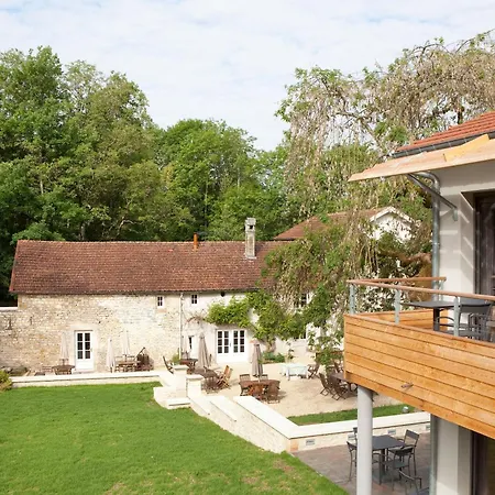 ホテル Demeures Et Chateaux La Source Bleue
