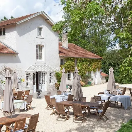 Logis La Source Bleue Hotel