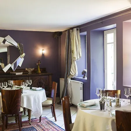 Demeures Et Chateaux La Source Bleue