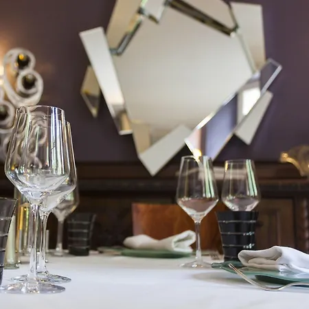 Demeures Et Chateaux La Source Bleue ホテル