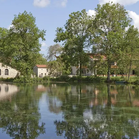 ホテル Demeures Et Chateaux La Source Bleue Gudmont-Villiers