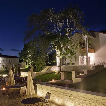 Logis La Source Bleue Hotel