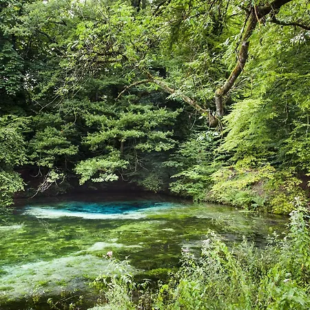 Demeures Et Chateaux La Source Bleue ホテル