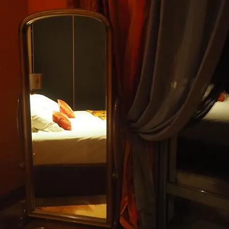 Hotel Demeures Et Chateaux La Source Bleue