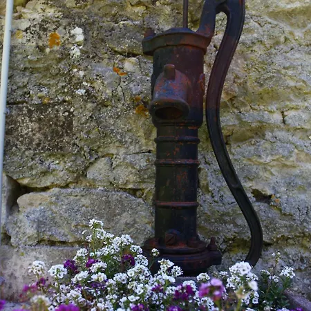 Demeures Et Chateaux La Source Bleue Hotel