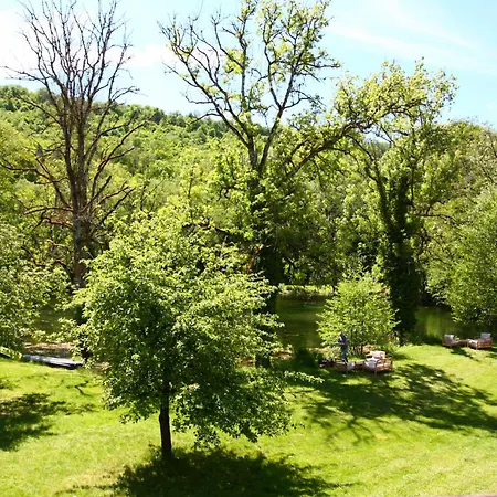 Demeures Et Chateaux La Source Bleue Hotel 3*