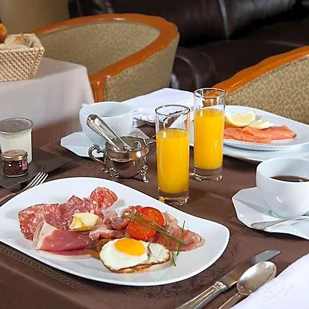 Demeures Et Chateaux La Source Bleue Hotel