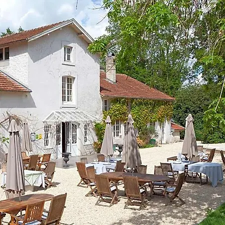 Demeures Et Chateaux La Source Bleue Hotel 3*