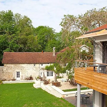 Demeures Et Chateaux La Source Bleue Hotel