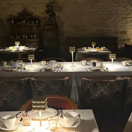 Hotel Demeures Et Chateaux La Source Bleue