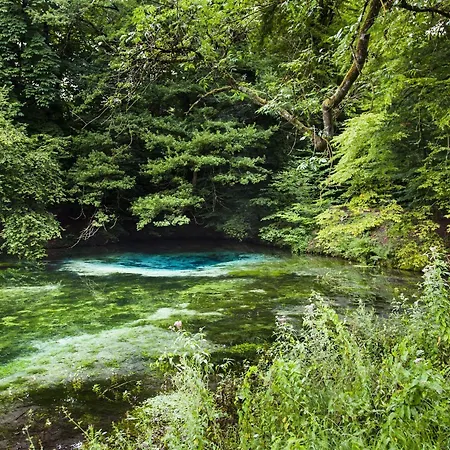 Demeures Et Chateaux La Source Bleue Hotell