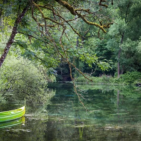 Demeures Et Chateaux La Source Bleue