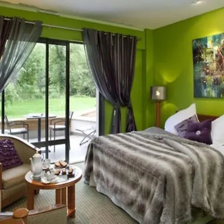 Hotel Logis La Source Bleue