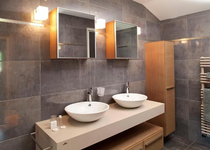 Logis La Source Bleue Hotel 3*