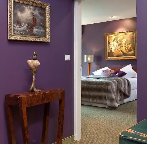 Logis La Source Bleue Hotel 3*