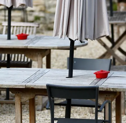 Hotel Logis La Source Bleue 3*