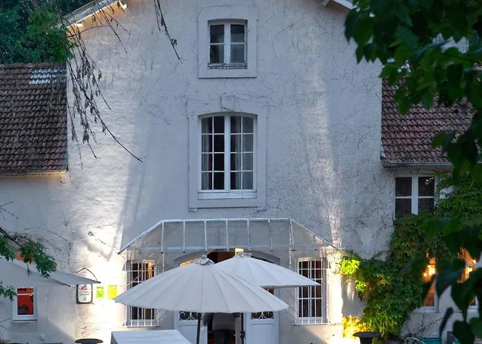 Logis La Source Bleue Hotel 3*