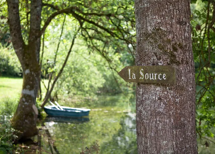 Logis La Source Bleue 3*