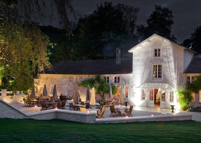 Hotel Logis La Source Bleue 3*