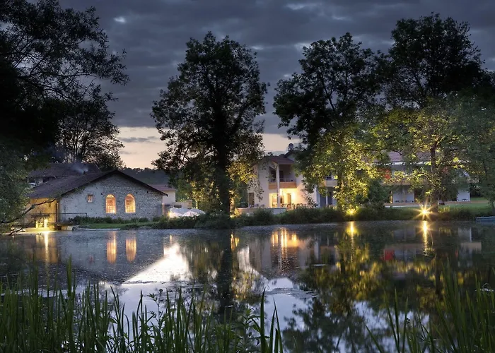 Logis La Source Bleue 3*