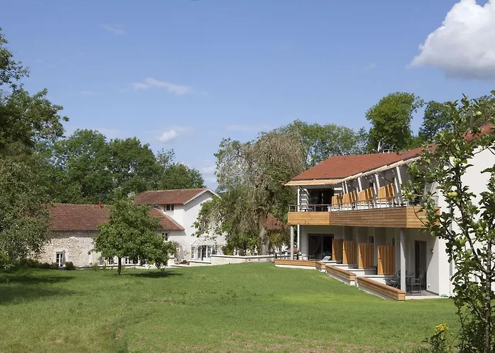 Hotel Logis La Source Bleue 3*