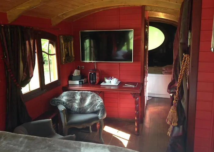 Hotel Logis La Source Bleue 3*